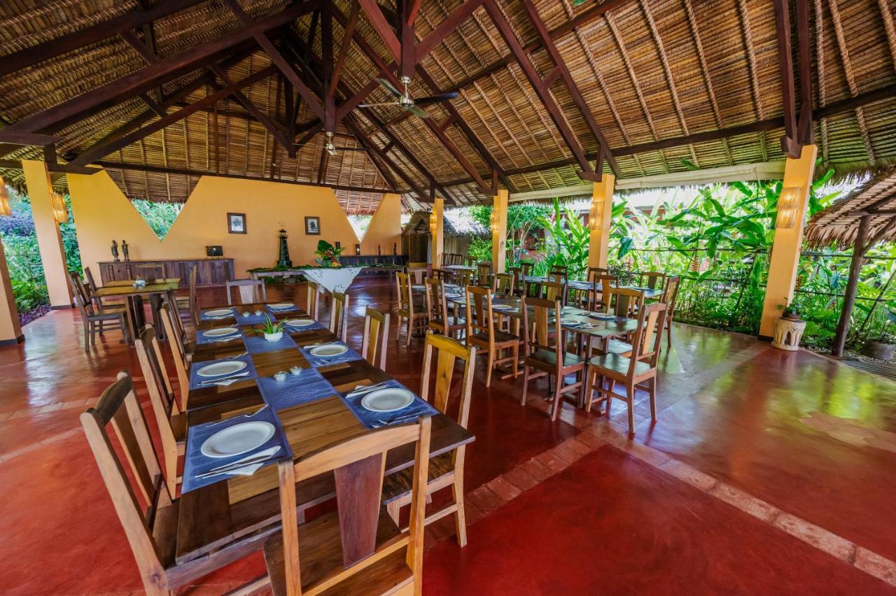 Sakatia Lodge Ampasimena Екстериор снимка